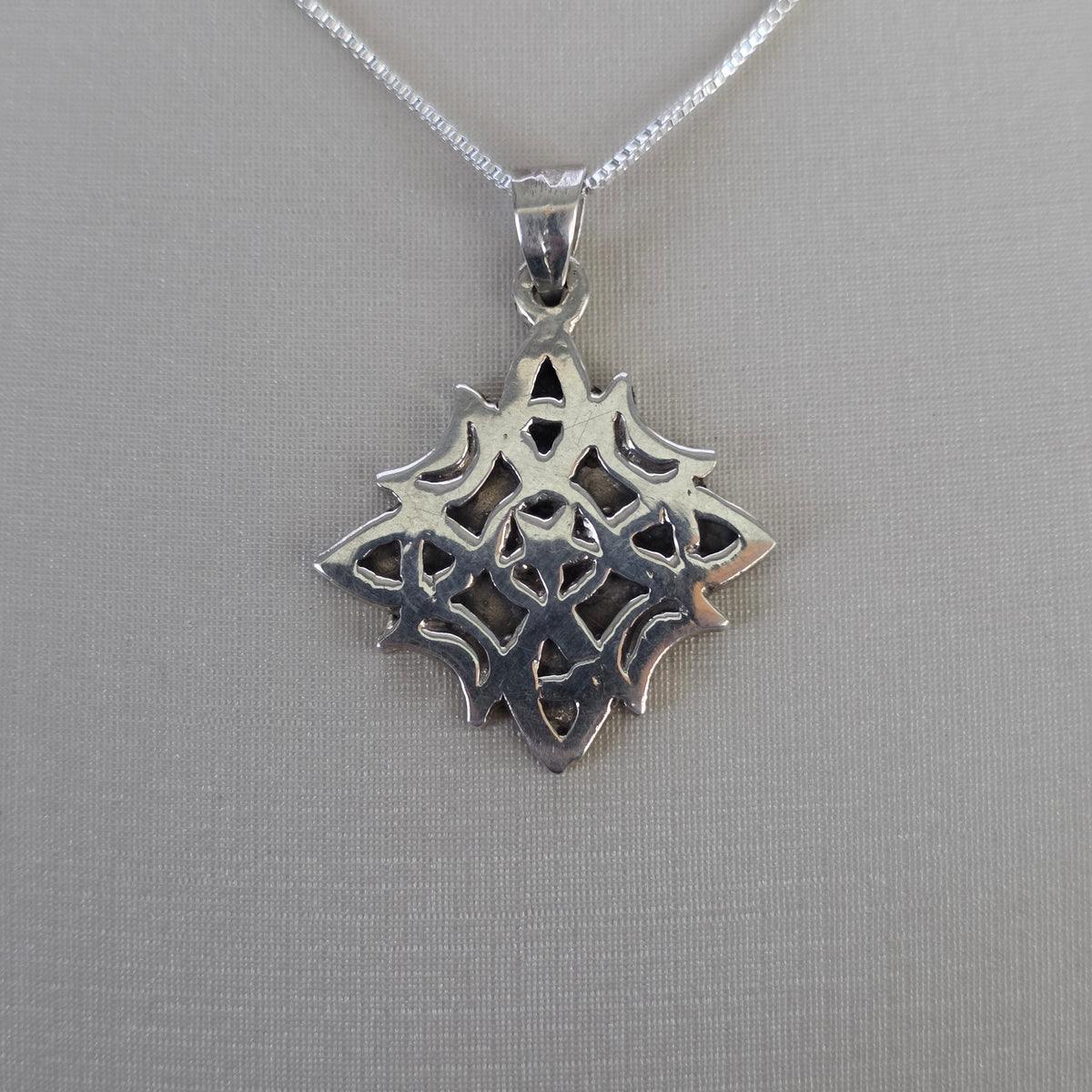 Colgante Rombo Ornamental Calado Plata 925