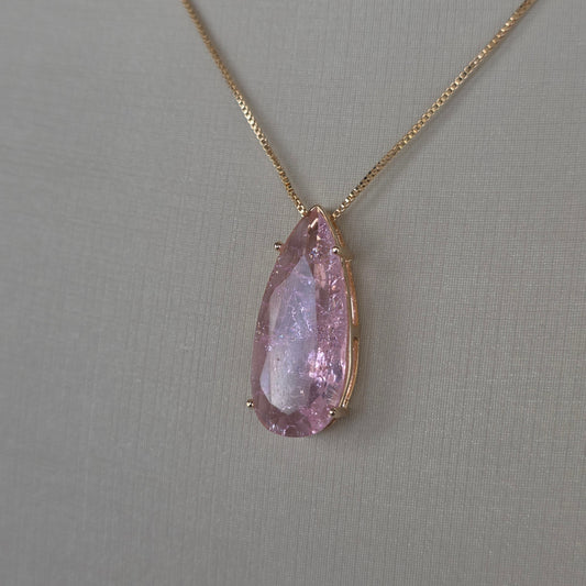 Dije Gota de Microcircoń Lila Facetado Bañado en Oro Rosa 18K — Joyería BomLeón