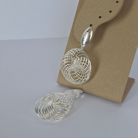 Aros Colgantes Espiral Entrelazada en Plata 925