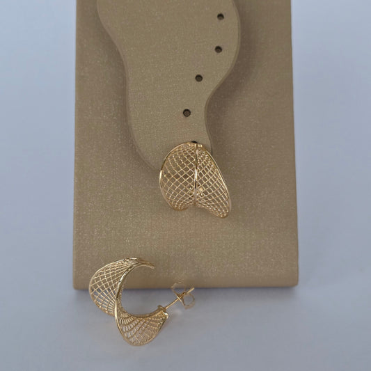 Aros con Tornillo Tipo C Malla Calada Torsada Dorados Baño de Oro 18K — Joyería BomLeón