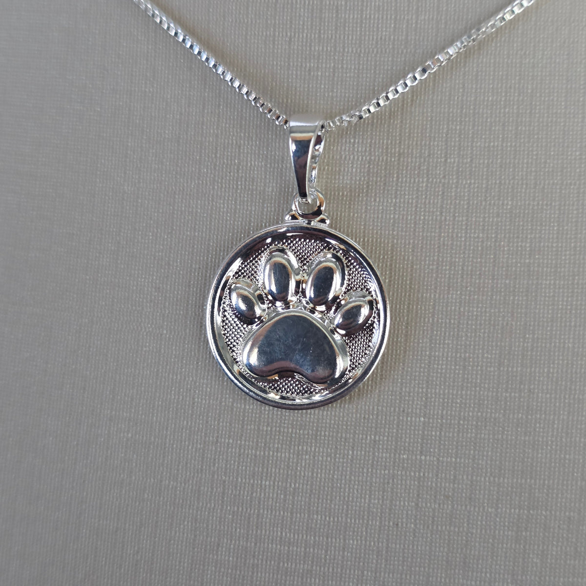 Comprar Colgante Medalla Huella de Mascota Plata 925 - Joyería BomLeón Chile