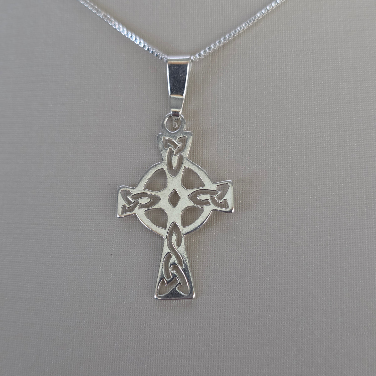 Comprar Colgante Cruz Celta Calada Plata 925 - Joyería BomLeón Chile