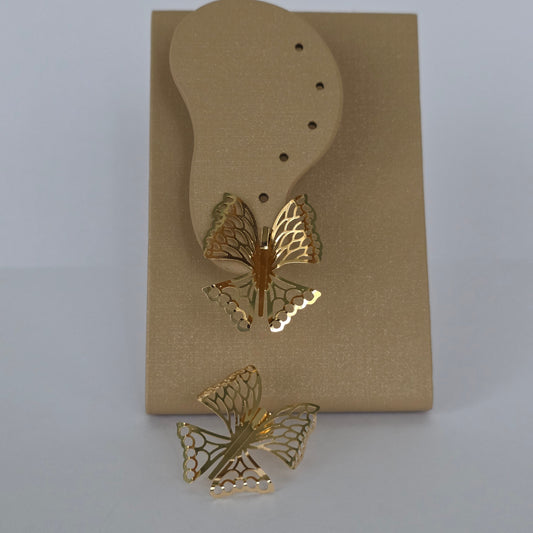 Aros Mariposa Monarca Calada Dorada · Baño de Oro 18K — Joyería BomLeón