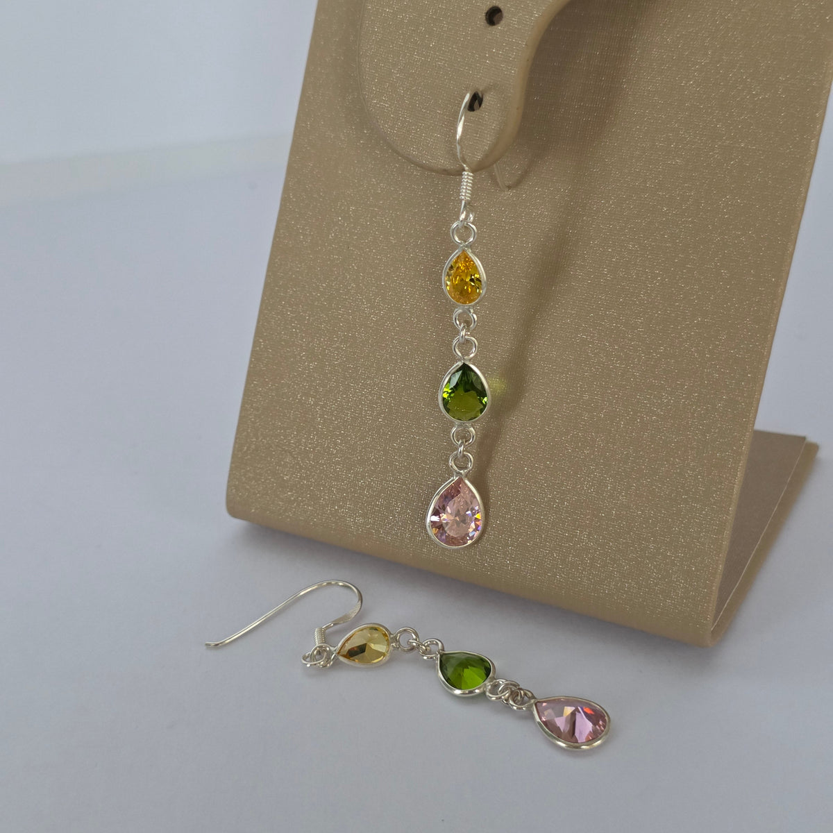 Aros Colgantes Tres Gotas de Microcircones Multicolor en Plata 925