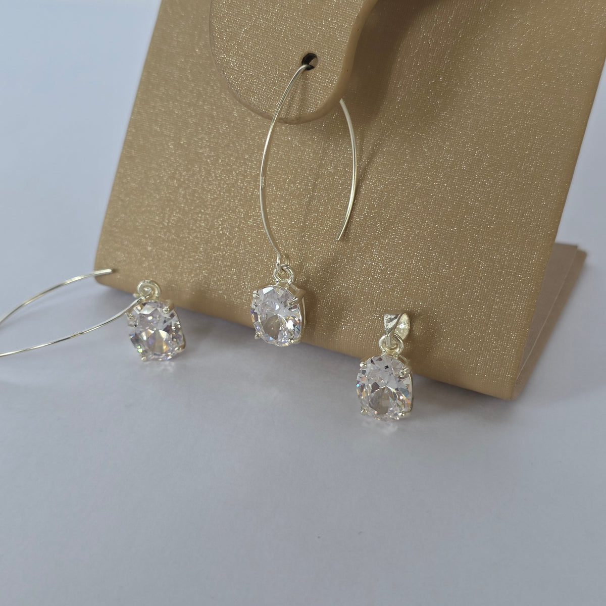 Conjunto Aros y Colgante con Microcircones Ovalados en Plata 925