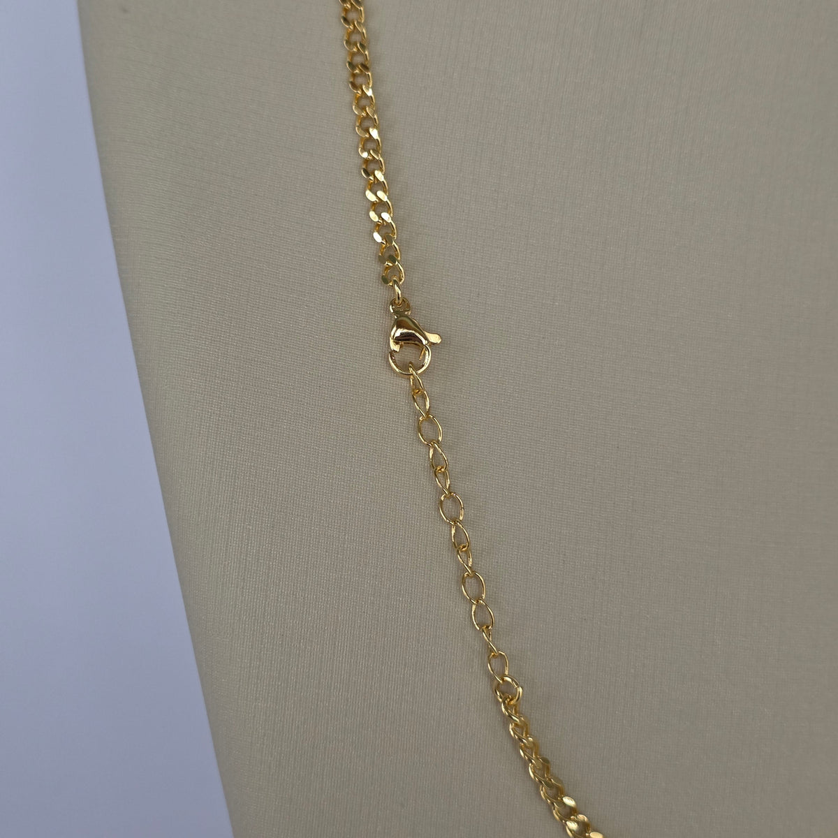 Cadena Eslabón Cubano Fino Baño de Oro 18K — Joyería BomLeón