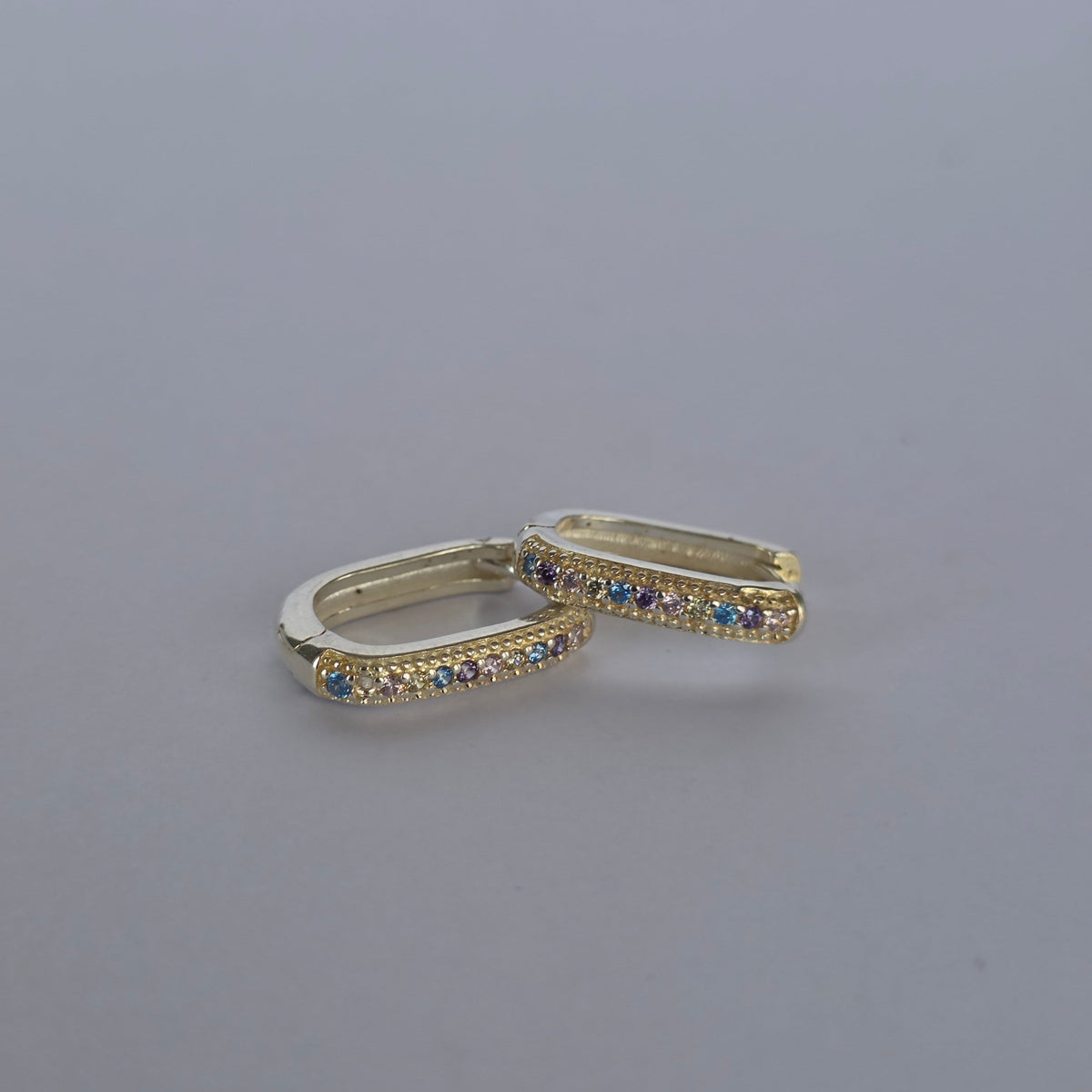 Aros Argolla Rectangular con Microcircones Multicolor en Plata 925