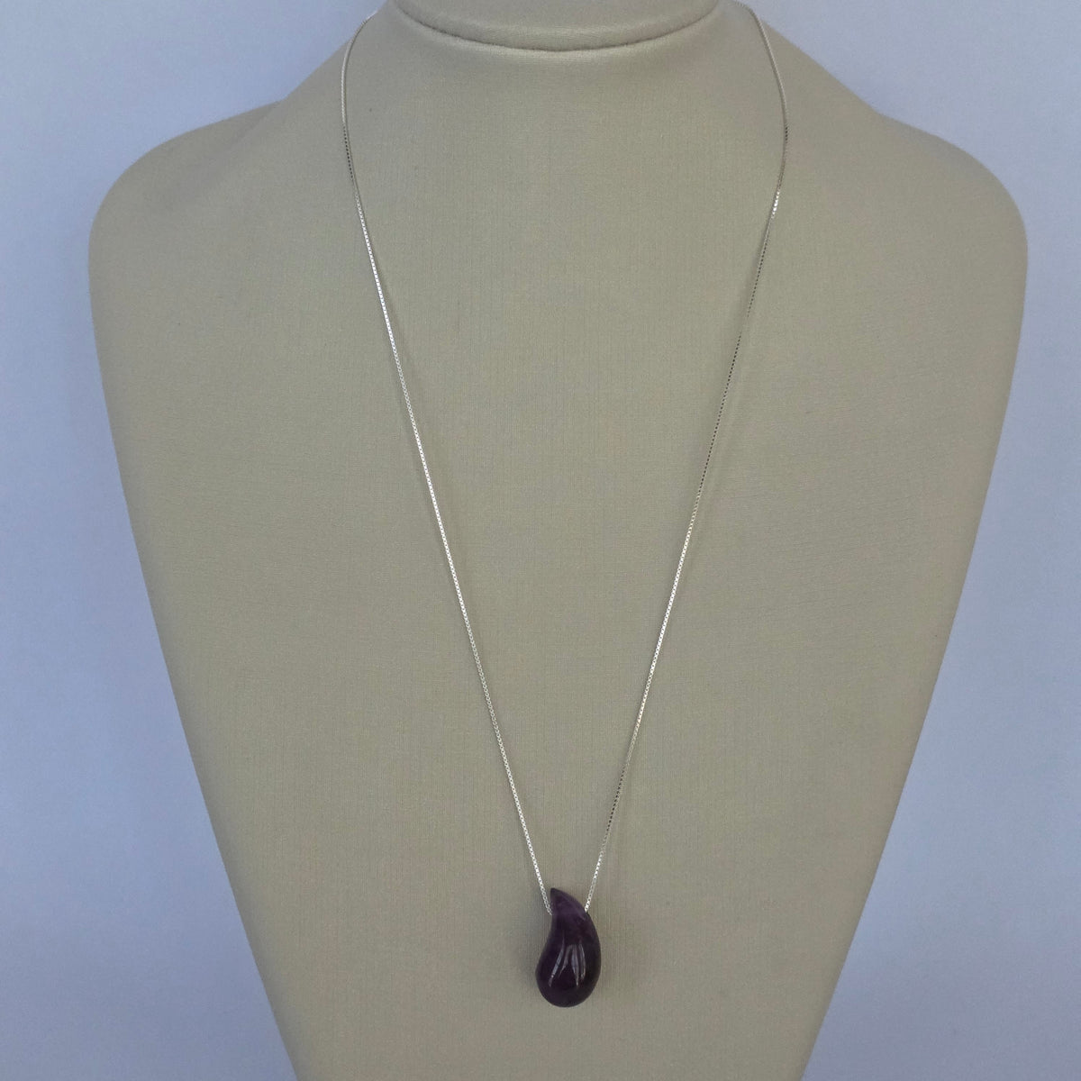 Comprar Cadena con Dije Gota Violeta en Plata 925 - Joyería BomLeón Chile