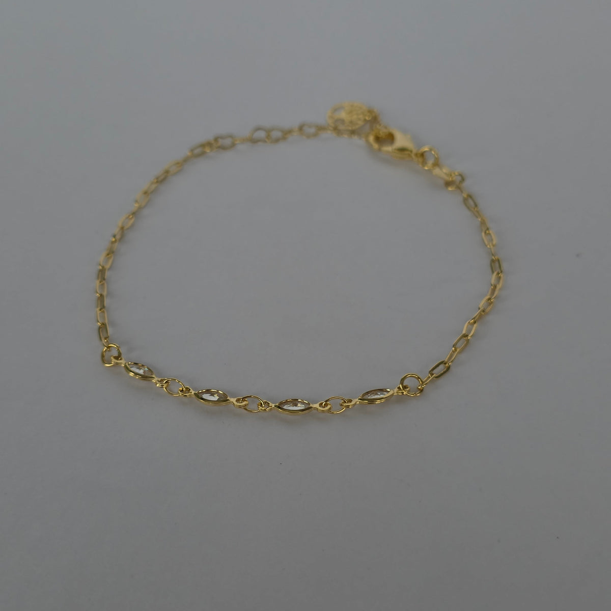 Pulsera Cadena Microcircones Marquesa con Dije Árbol de la Vida – Baño de Oro 18K — Joyería BomLeón