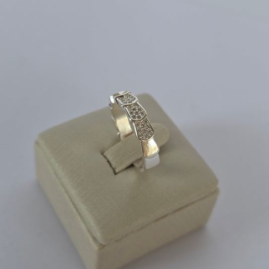 Anillo Geométrico Segmentado con Microcircones en Plata 925