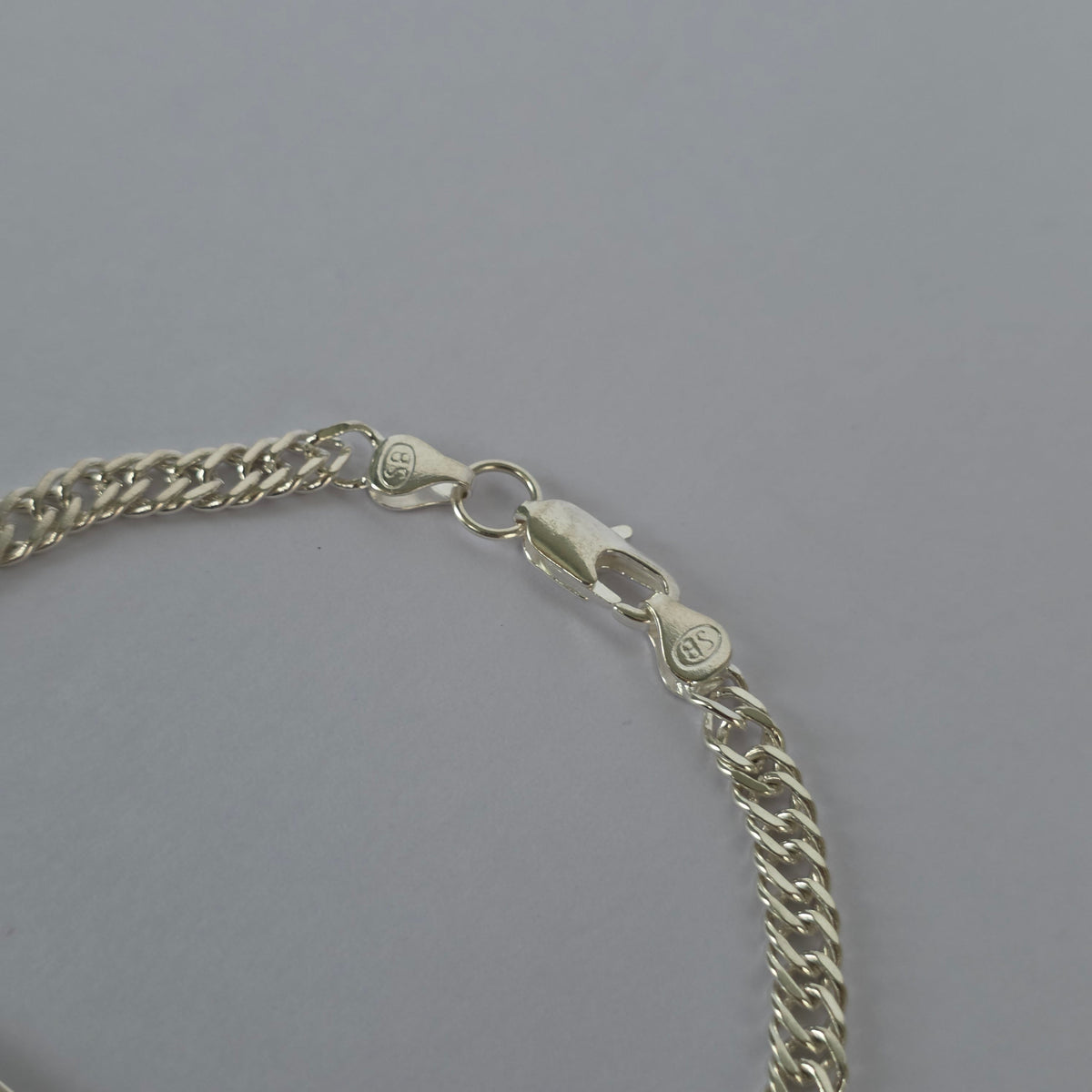 Pulsera de Placa con Cadena Barbada en Plata 925