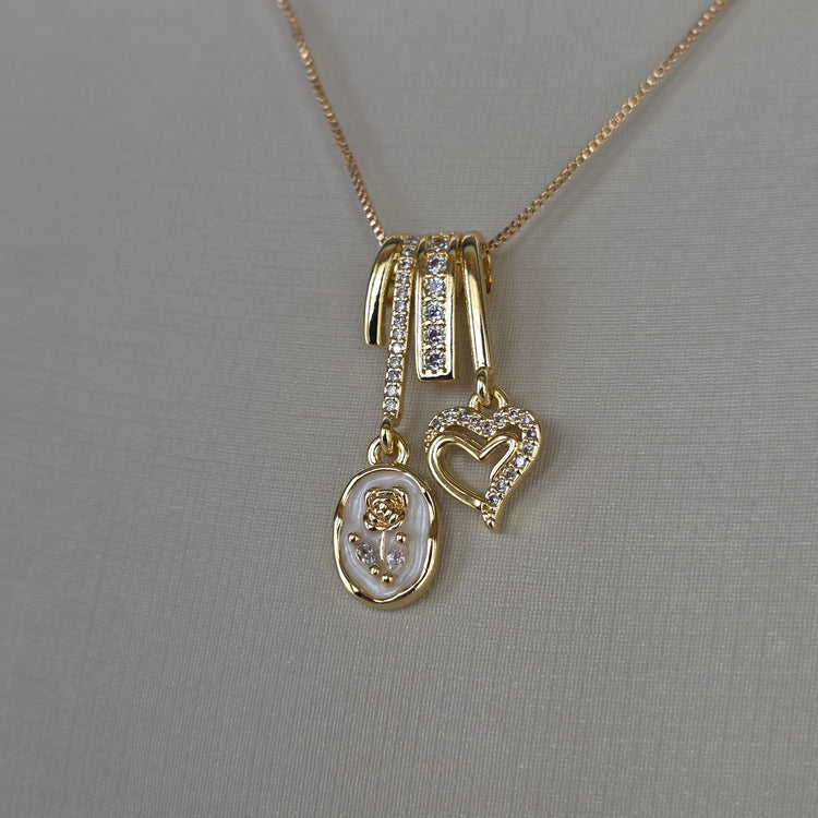 Dijes Baño en Oro 18K