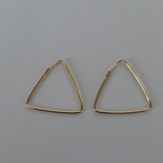 Aros Argolla Triangular Geométrica Perfil Delgado Dorado Baño de Oro 18K — Joyería BomLeón