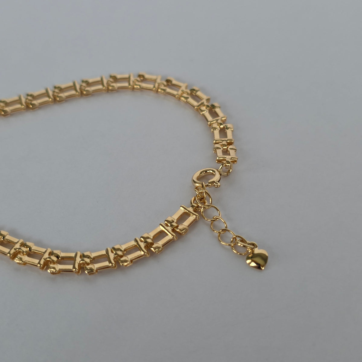 Pulsera Cadena Escalera con Aro Central – Baño de Oro 18K — Joyería BomLeón