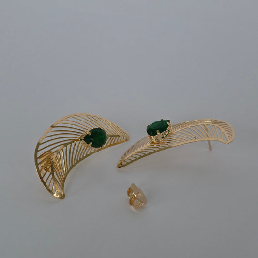 Aros Hoja Calada con Microcircón Verde Baño de Oro 18K — Joyería BomLeón