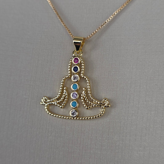 Dije Buda Meditación 7 Chakras con Microcircones Baño de Oro 18K — Joyería BomLeón