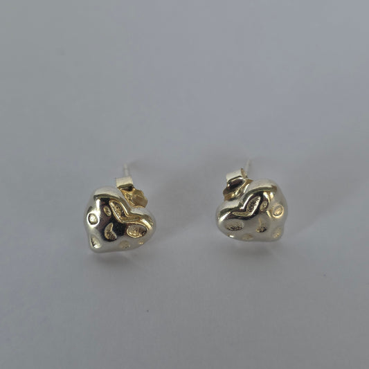 Aro con Tornillo Corazón Texturizado en Plata 925