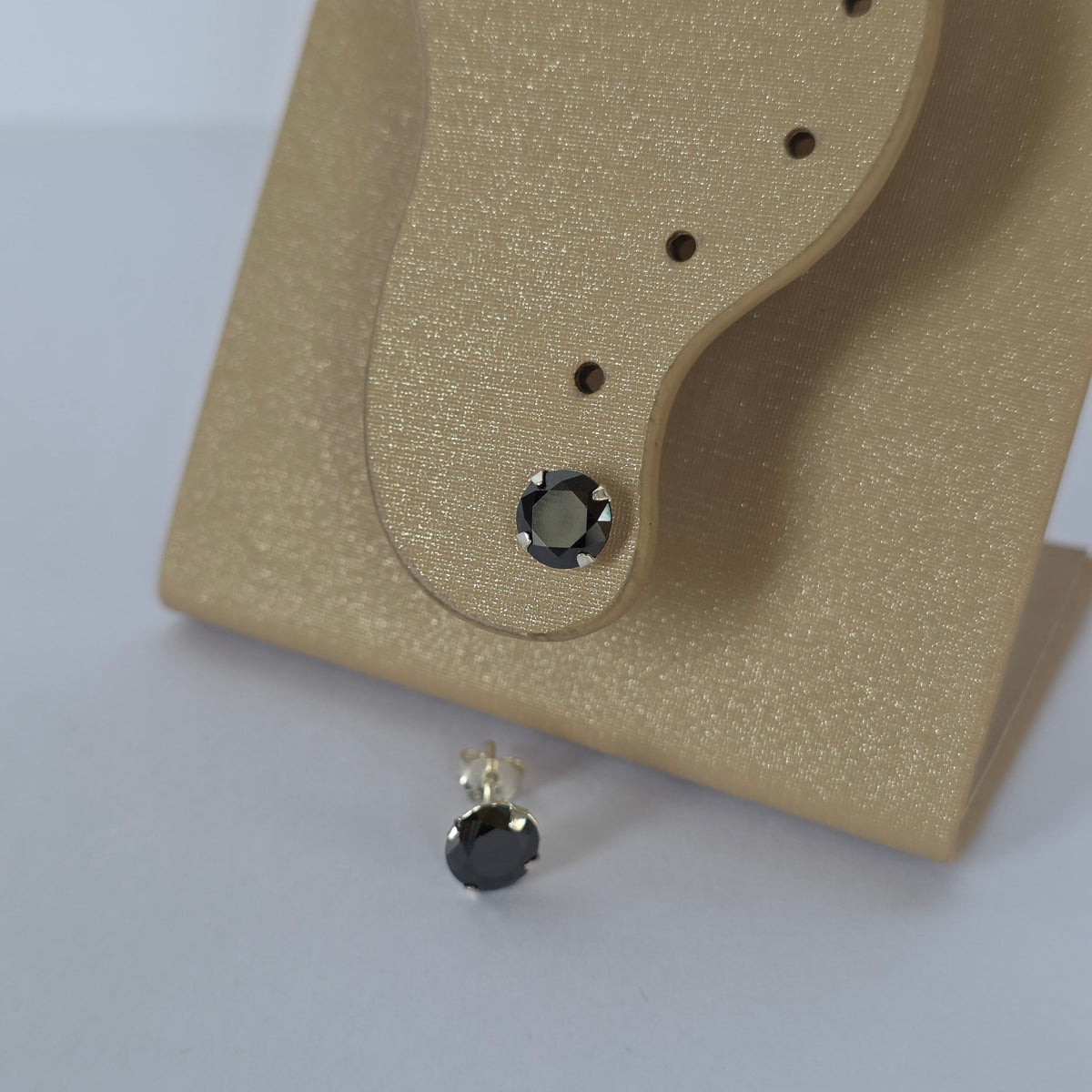 Aros de Microcircón Negro Redondo en Plata 925