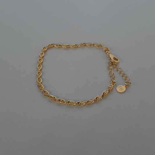 Pulsera Cadena Eslabones Ovalados Filigrana – Baño de Oro 18K — Joyería BomLeón