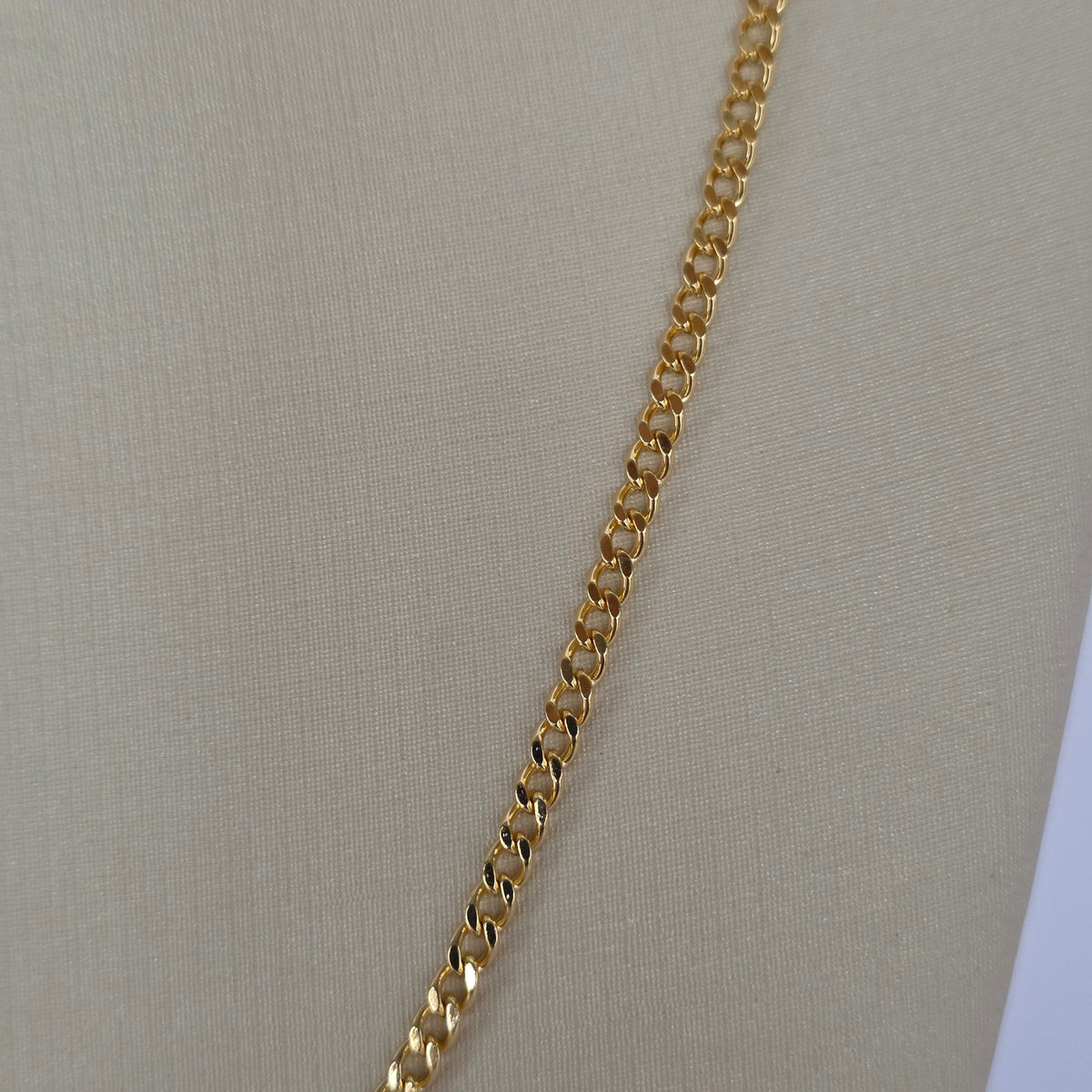 Cadena Eslabón Cubano Fino Baño de Oro 18K — Joyería BomLeón