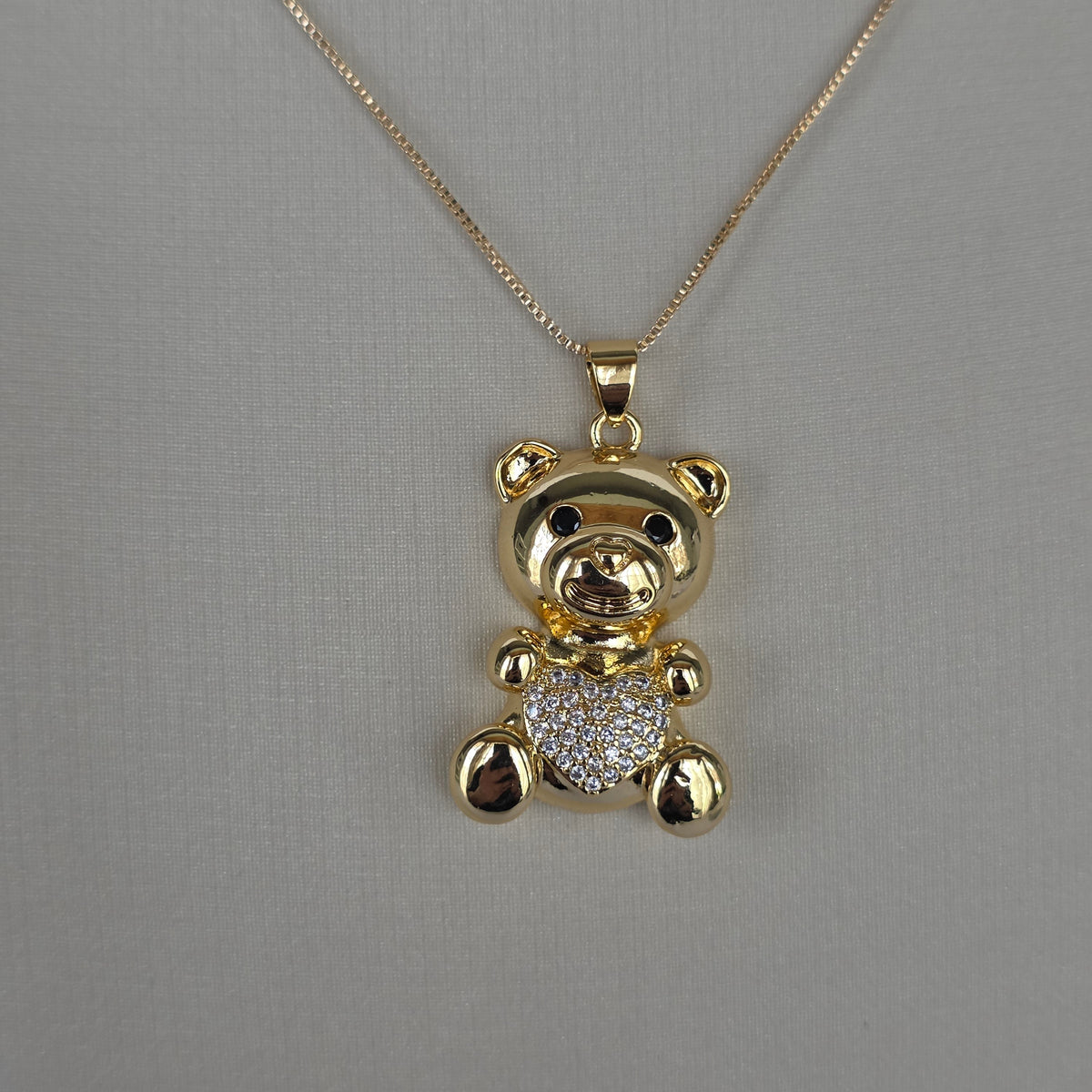 Dije Osito con Corazón de Microcircones Baño de Oro 18K — Joyería BomLeón