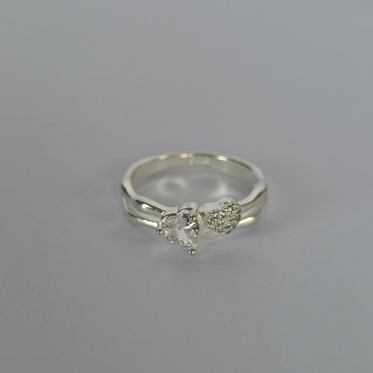 Anillo Doble Corazón con Microcircones en Plata 925