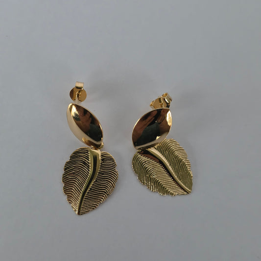 Aros Colgantes Hoja Texturada con Topo Ovalado Espejo Dorados Baño de Oro 18K — Joyería BomLeón