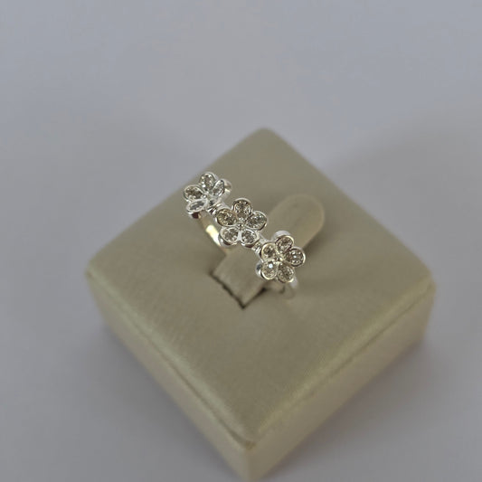 Anillo Tres Flores con Microcircones en Plata 925