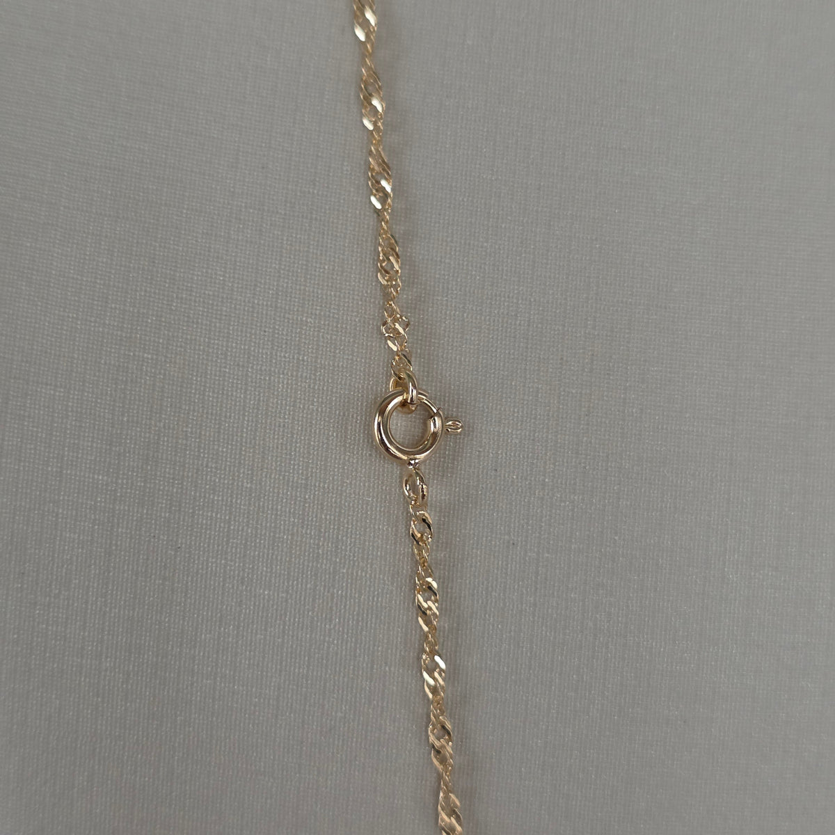 Cadena Singapore Torzada Baño de Oro 18K — Joyería BomLeón
