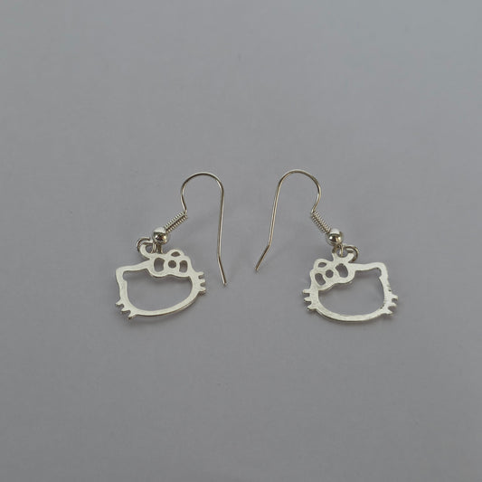 Aros Colgantes Gatita con Lazo Calado en Plata 925