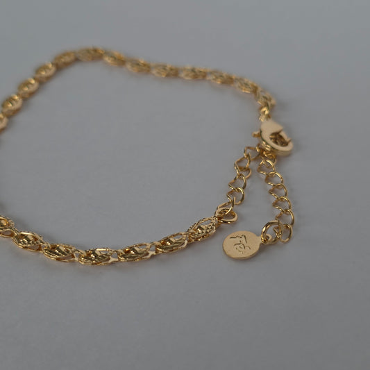 Pulsera Cadena Eslabones Ovalados Filigrana – Baño de Oro 18K — Joyería BomLeón