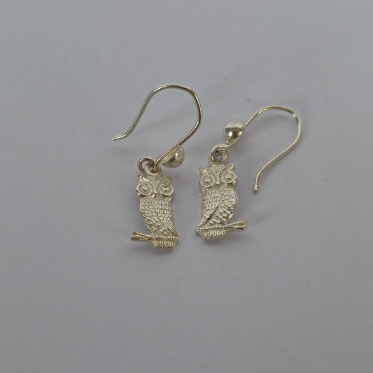 Aros Colgantes Búho sobre Rama en Plata 925