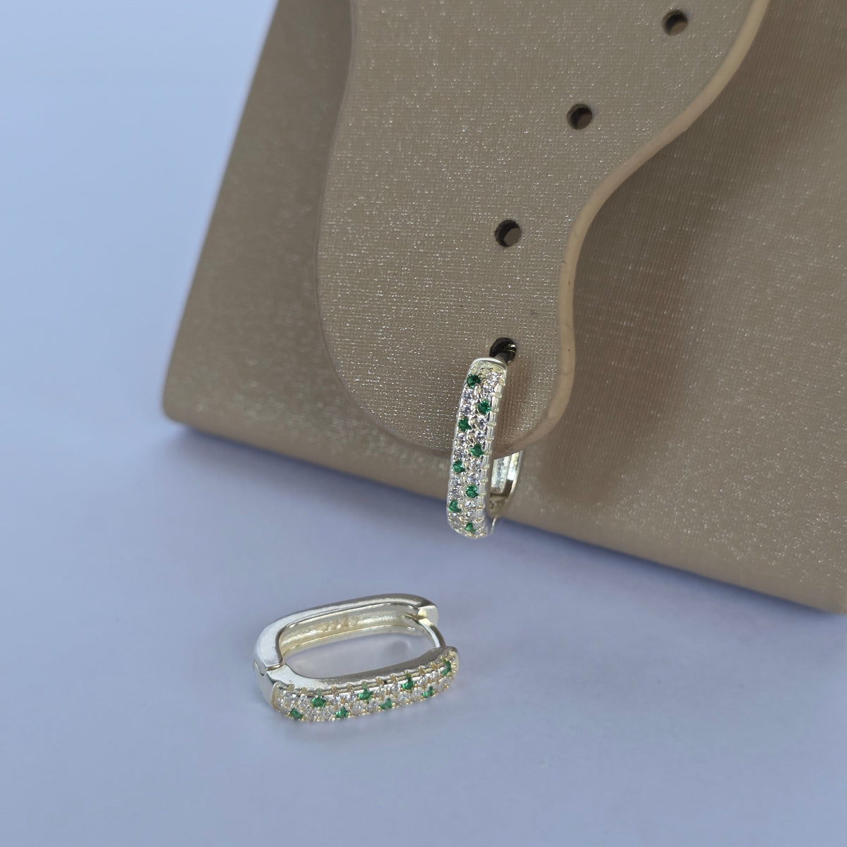 Aros Argolla Rectangular con Microcircones Verdes en Plata 925