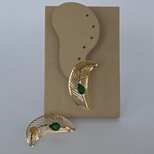 Aros Hoja Calada con Microcircón Verde Baño de Oro 18K — Joyería BomLeón