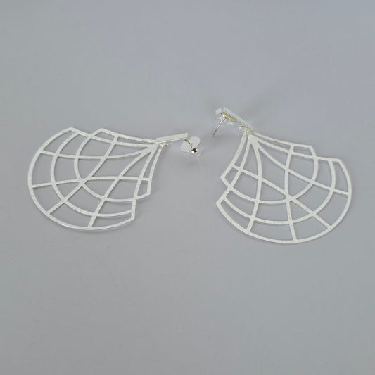 Aros Abanico Calado con Textura Esmerilada y Tornillo Plata 925