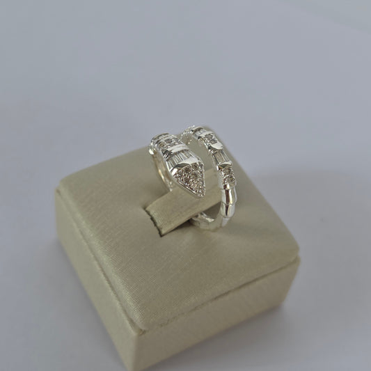 Anillo Ajustable Envolvente con Microcircones en Plata 925