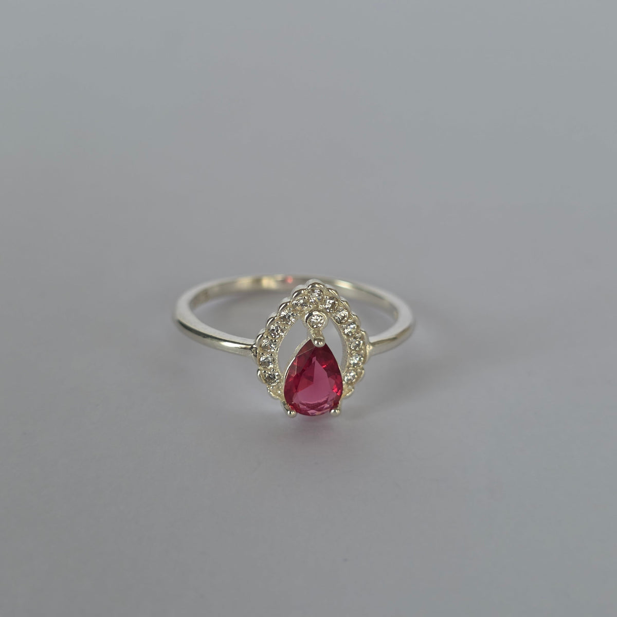 Anillo Gota Fucsia con Microcircones en Plata 925