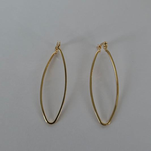 Aros Argolla Ovalada Marquesa Perfil Delgado Dorado Baño de Oro 18K — Joyería BomLeón