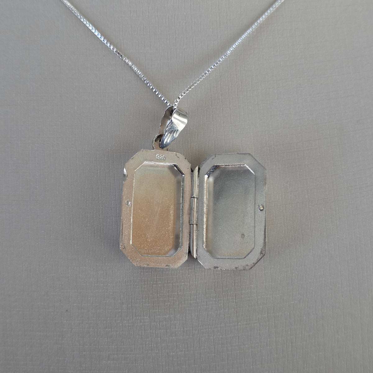 Colgante Relicario Rectangular con Grabado Vegetal Plata 925