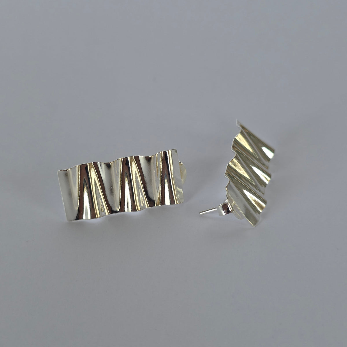 Aros Rectangulares de Pliegues Ondulados en Plata 925